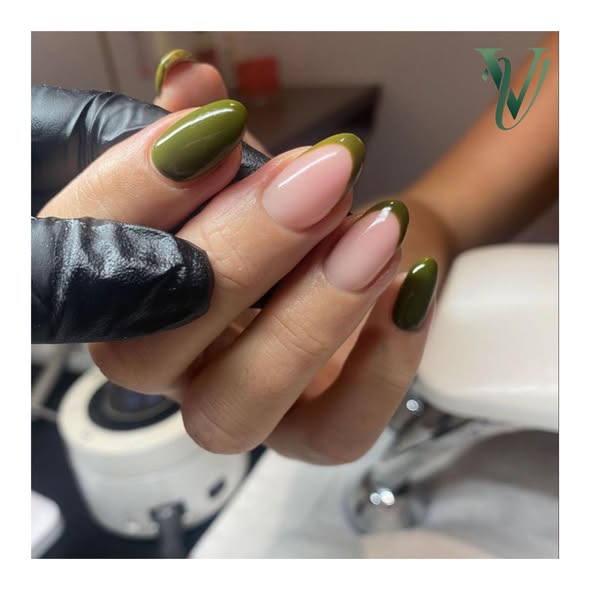 V.v. Nails and Spa nail photo 6